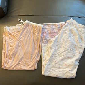 2 Gap pajama bottoms